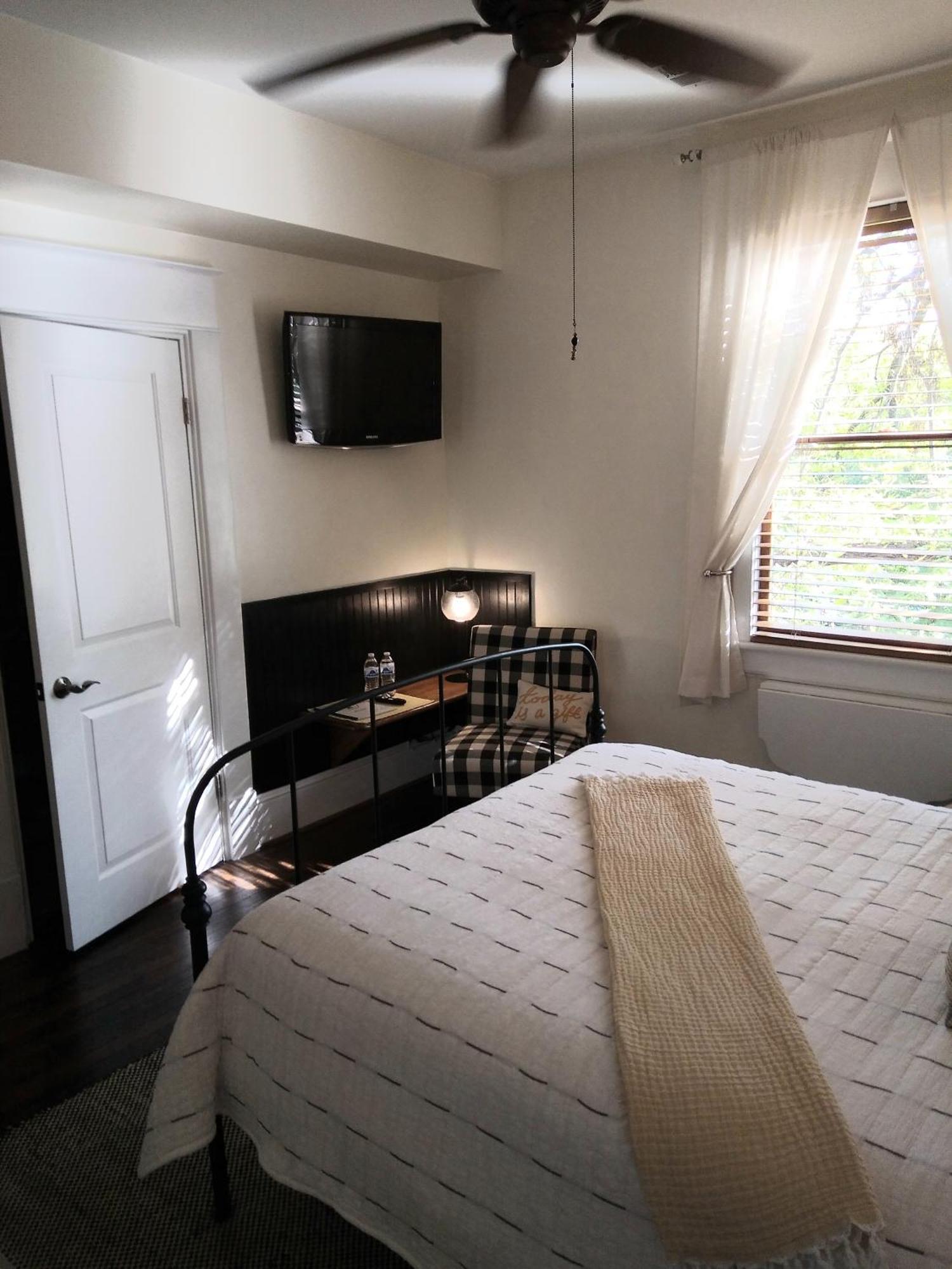 Black Lantern Inn Роанок Екстер'єр фото